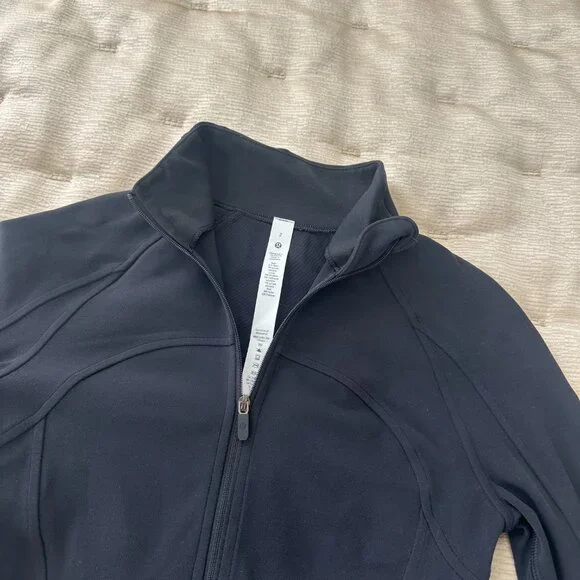 lululemon Nulu Define Jacket Black - Size 2 - Picture 4 of 4